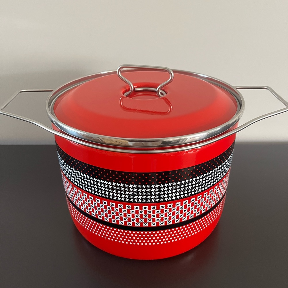Siltal Italian enamel pot